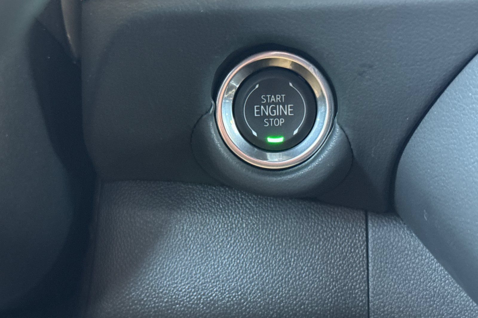 Used 2026 Chevrolet Suburban RST RWD image 35