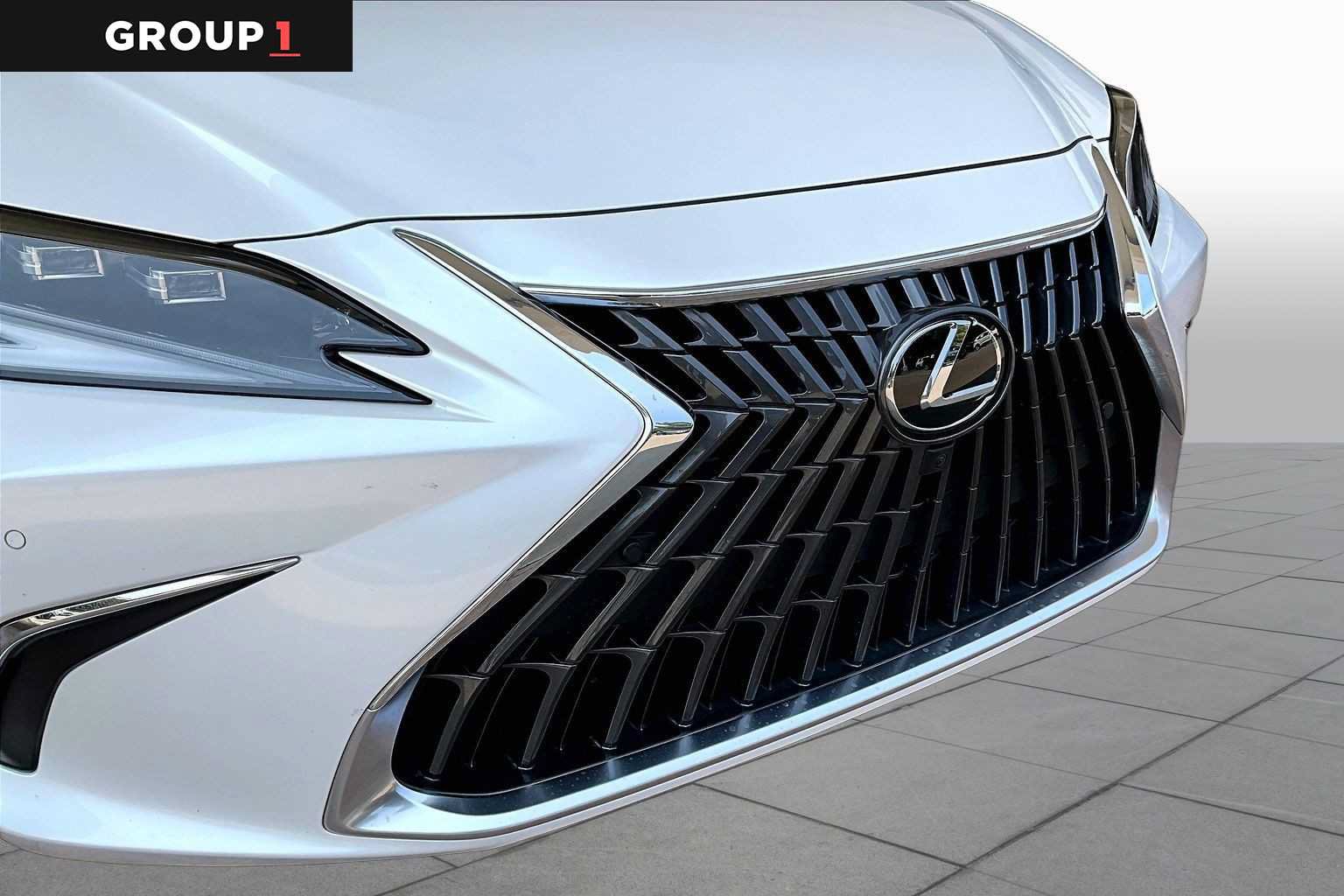 Certified 2024 Lexus ES 300h Ultra Luxury w/ Accessory Package (Z2) FWD image 27