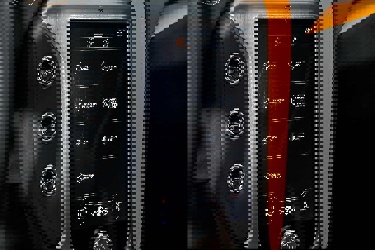 Used 2024 McLaren 750S Spider RWD image 33