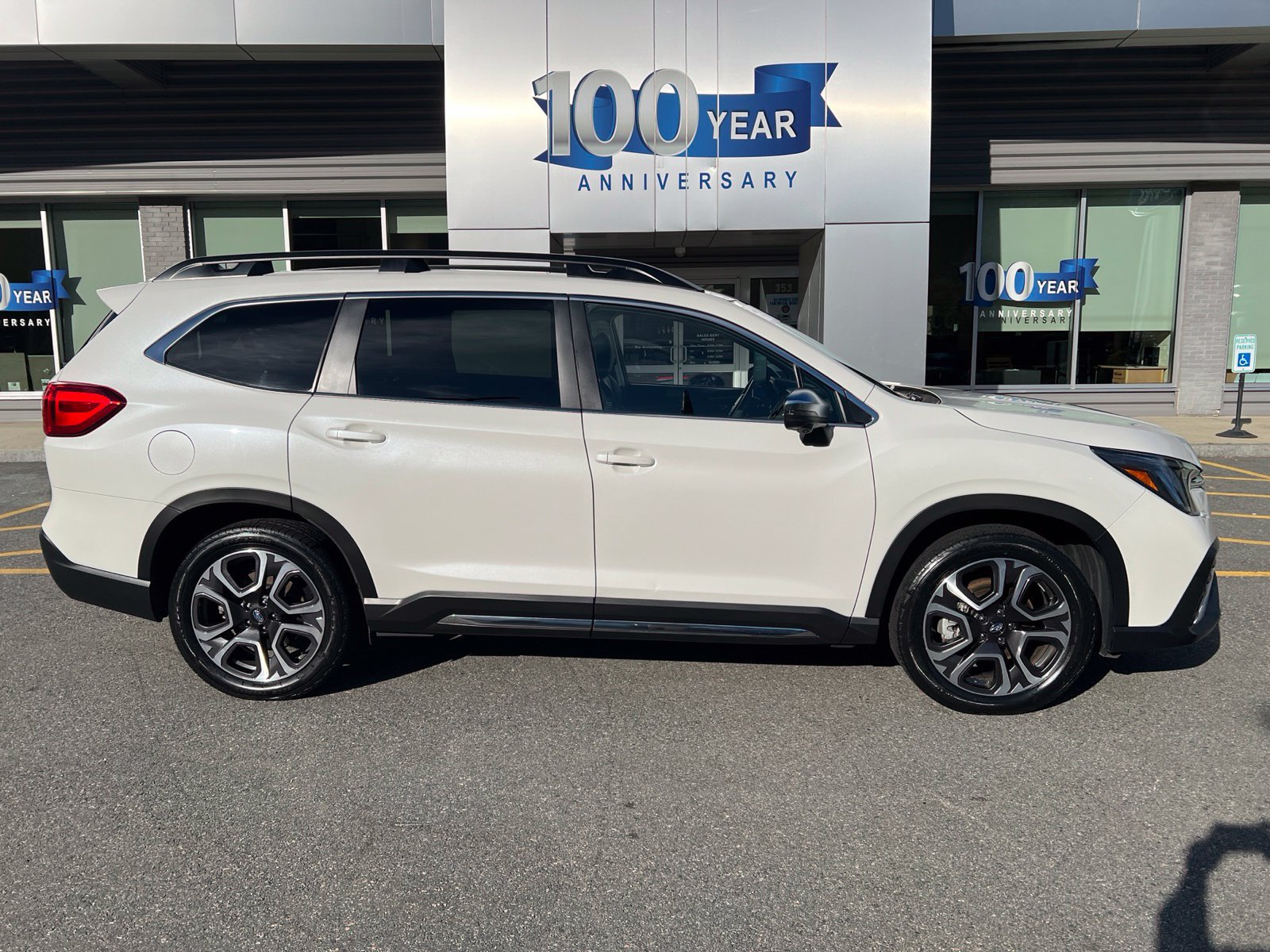 Used 2023 Subaru Ascent Limited w/ Technology Package AWD/4WD image 10