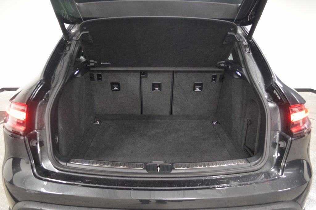 Used 2025 Porsche Macan image 41