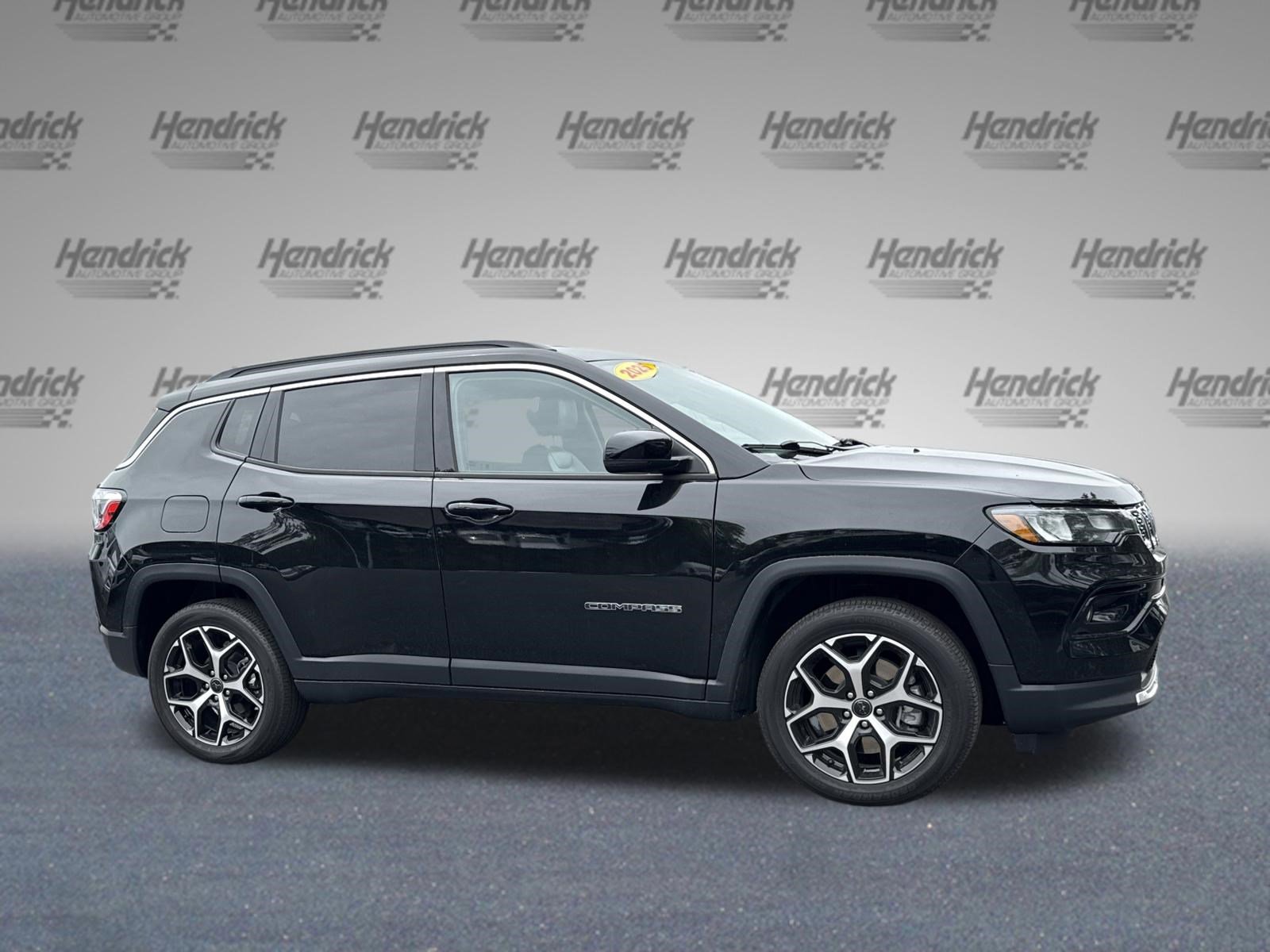 Used 2025 Jeep Compass Limited image 10