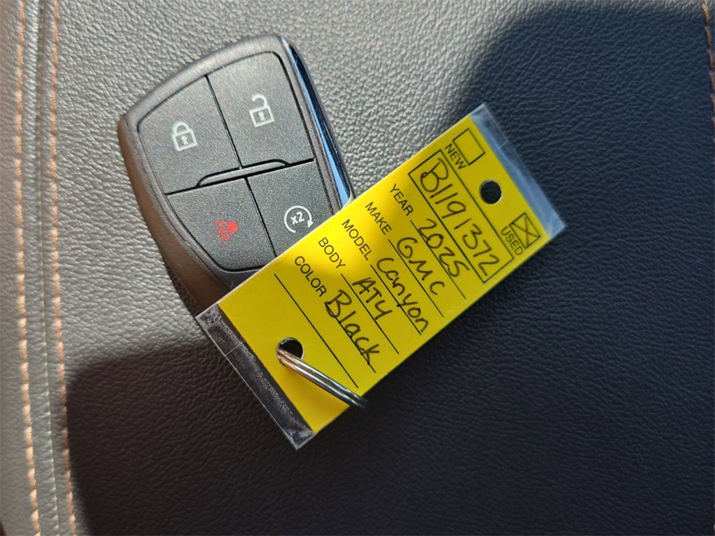 Used 2025 GMC Canyon AT4 w/ Technology Plus Package image 22