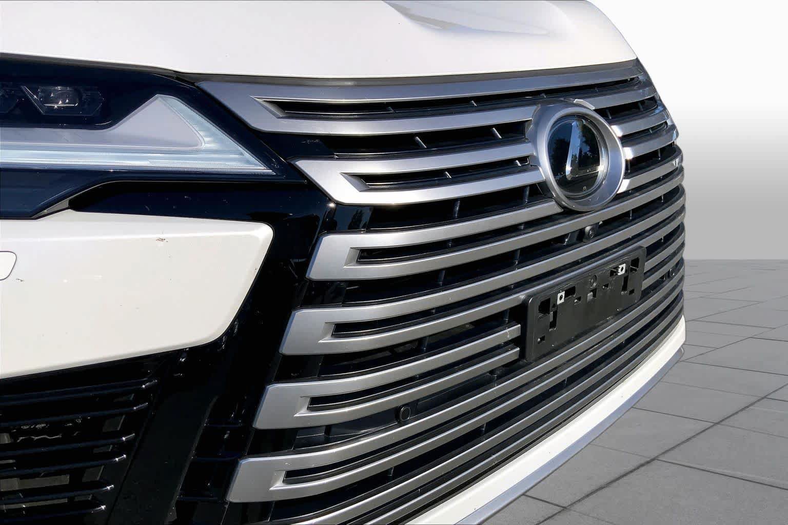Used 2026 Lexus LX 700h Luxury w/ Accessory Package (Z1) AWD/4WD image 30