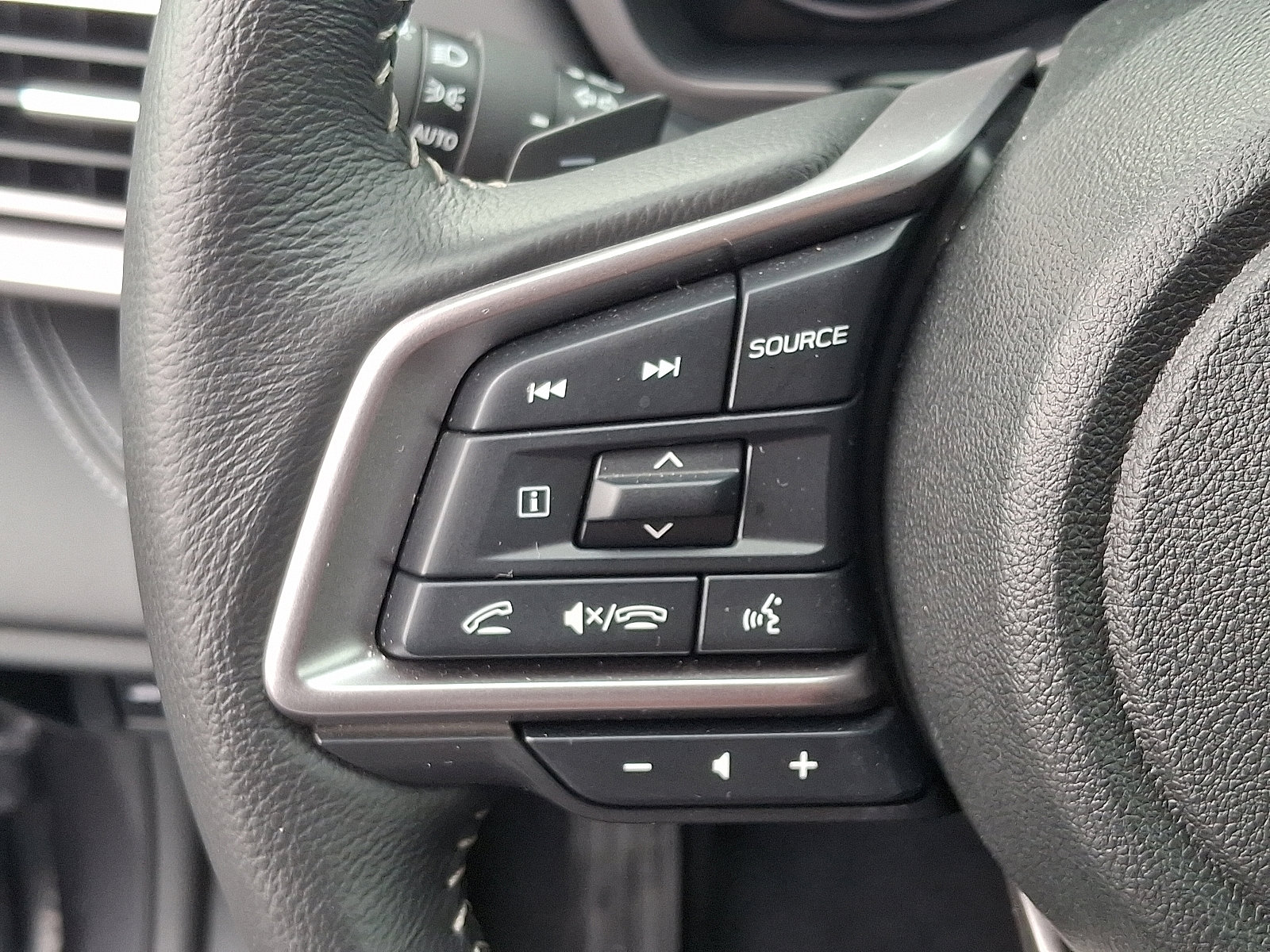 Certified 2025 Subaru Legacy Limited image 25