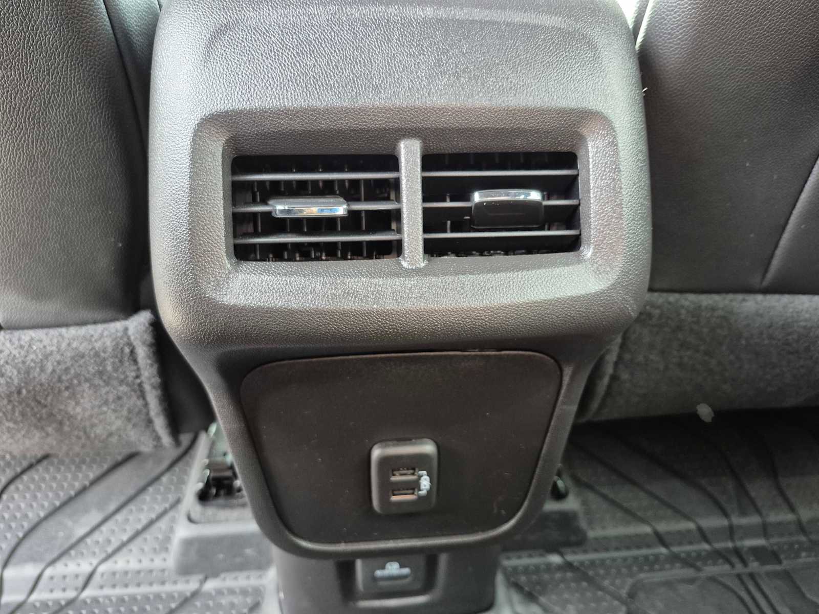 Used 2024 Chevrolet Equinox RS w/ RS Leather Package image 38