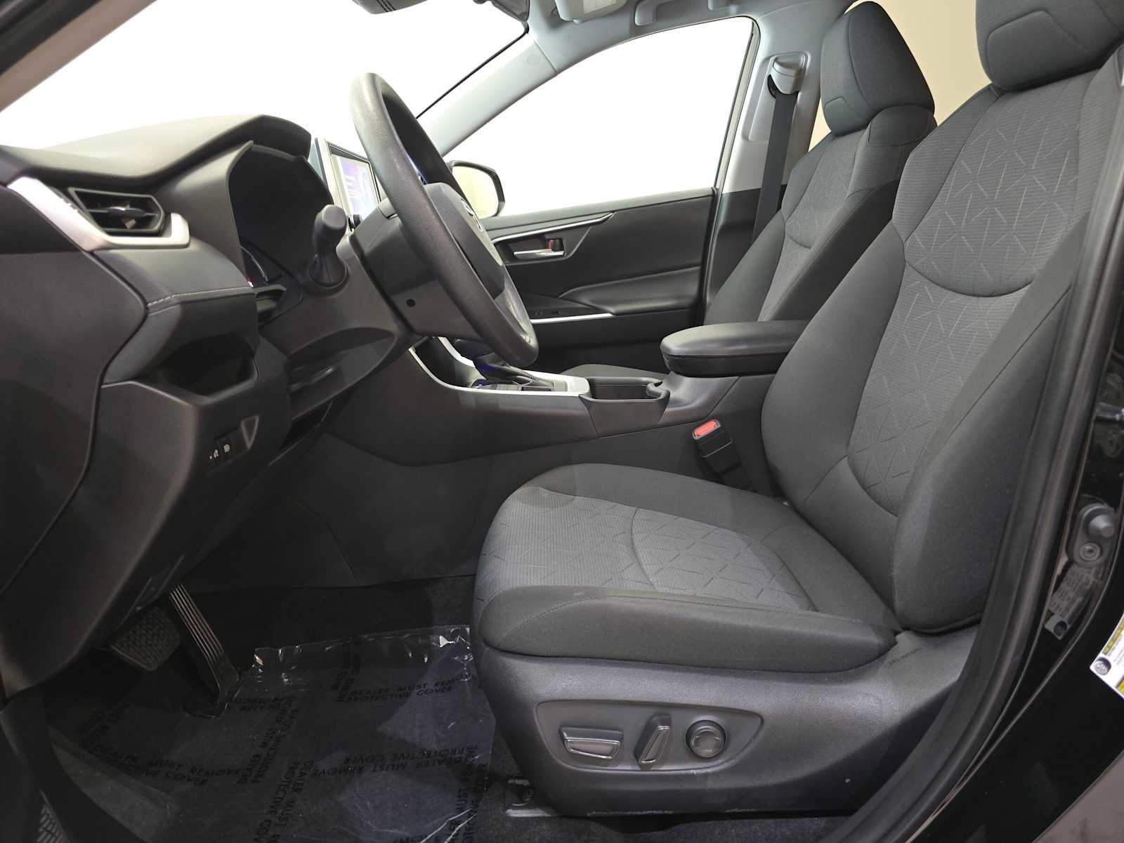 Certified 2025 Toyota RAV4 XLE AWD/4WD image 21