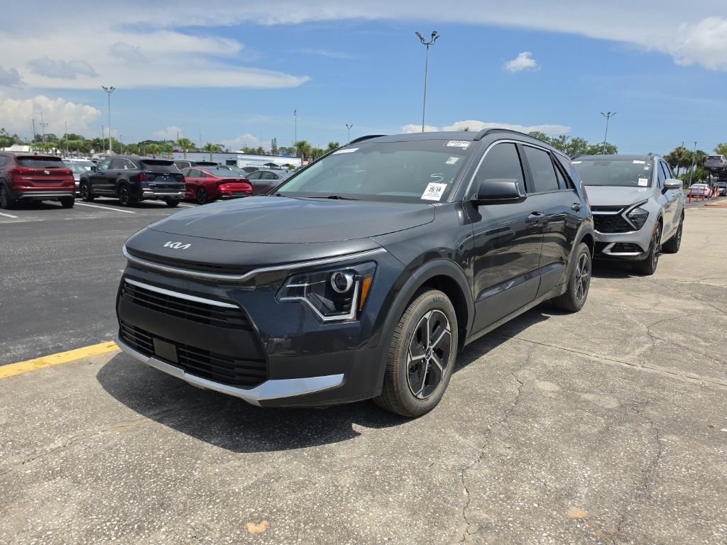 Certified 2024 Kia Niro EX FWD image 5