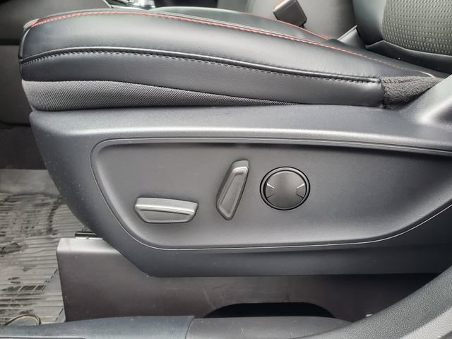 Used 2024 Ford Escape ST-Line w/ Tech Pack #1 AWD/4WD image 6
