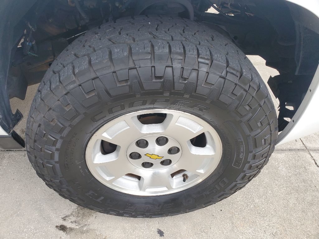 Used 2011 Chevrolet Avalanche LS RWD image 38