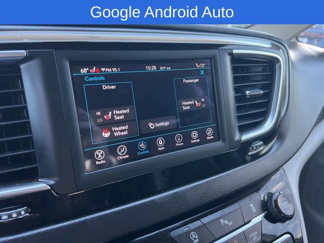 Used 2020 Chrysler Pacifica Touring-L w/ Tire & Wheel Group image 16