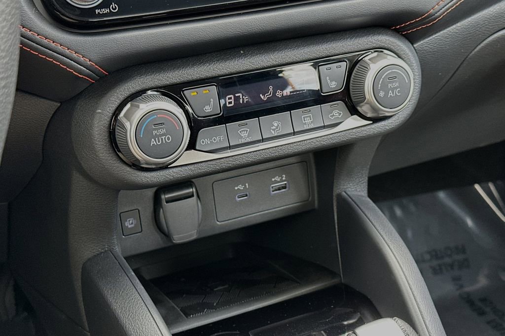 New 2025 Nissan Versa SR w/ Trunk Package image 16