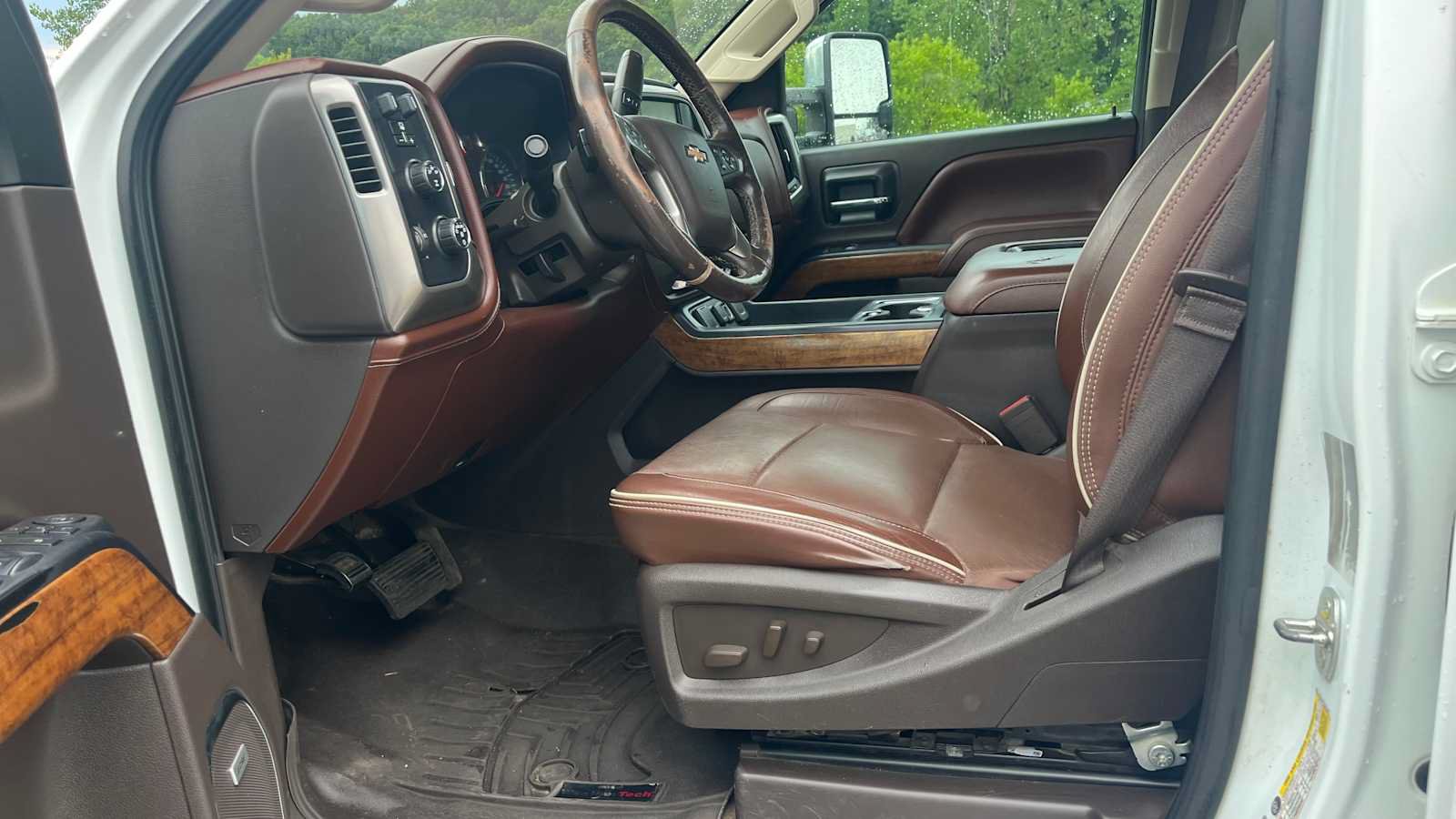 Used 2016 Chevrolet Silverado 3500 High Country w/ Duramax Plus Package AWD/4WD image 7