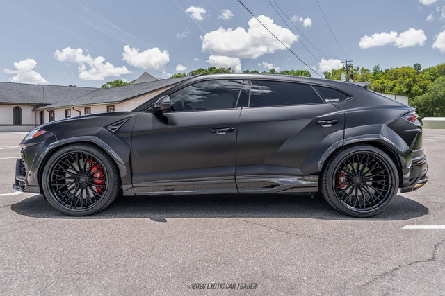 Used 2021 Lamborghini Urus AWD/4WD image 3