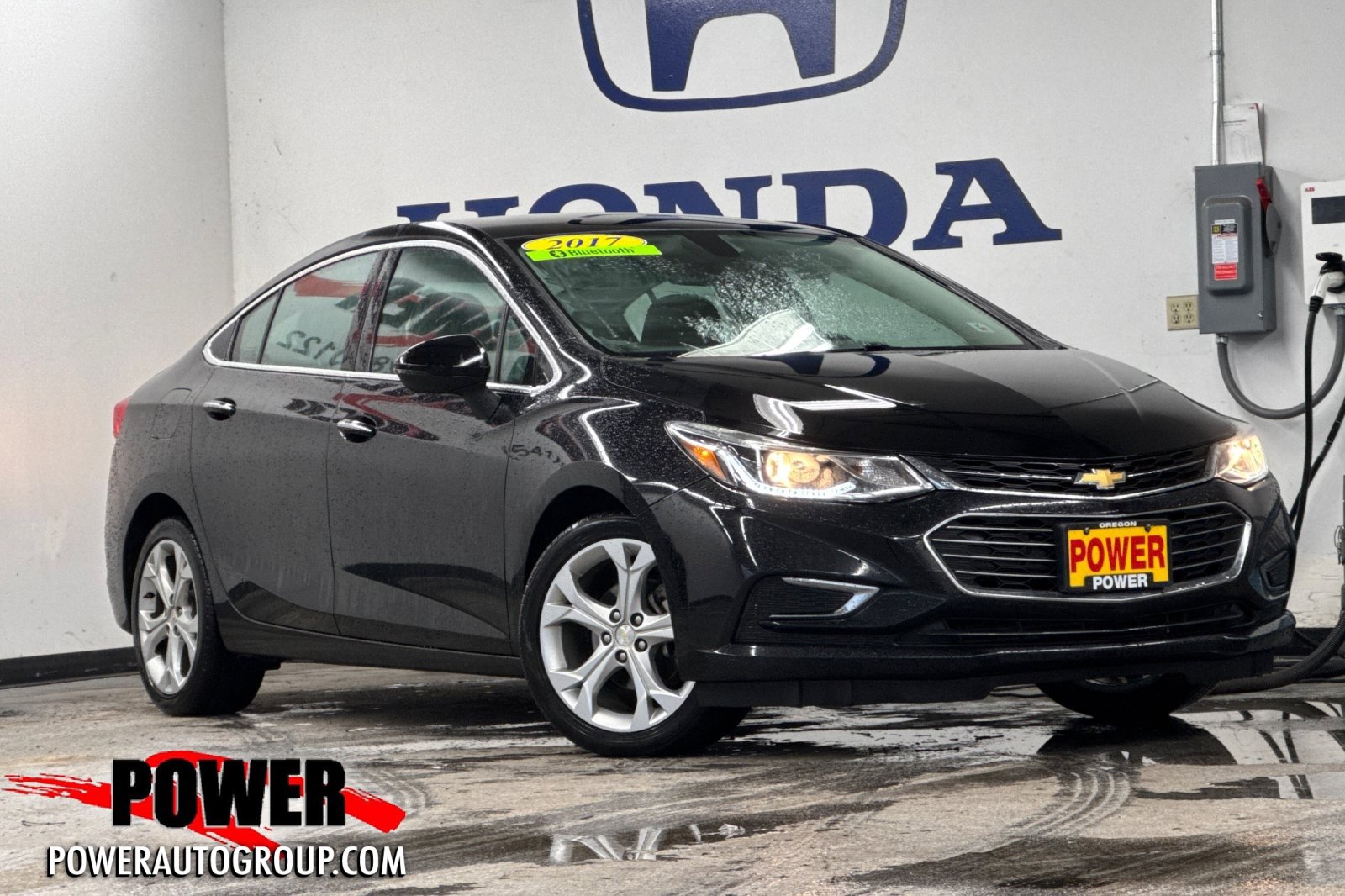 Used 2017 Chevrolet Cruze Premier image 1