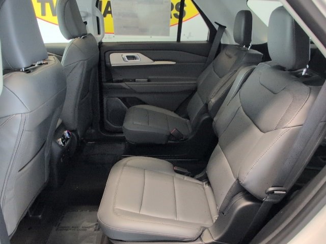 New 2026 Ford Explorer Active image 24