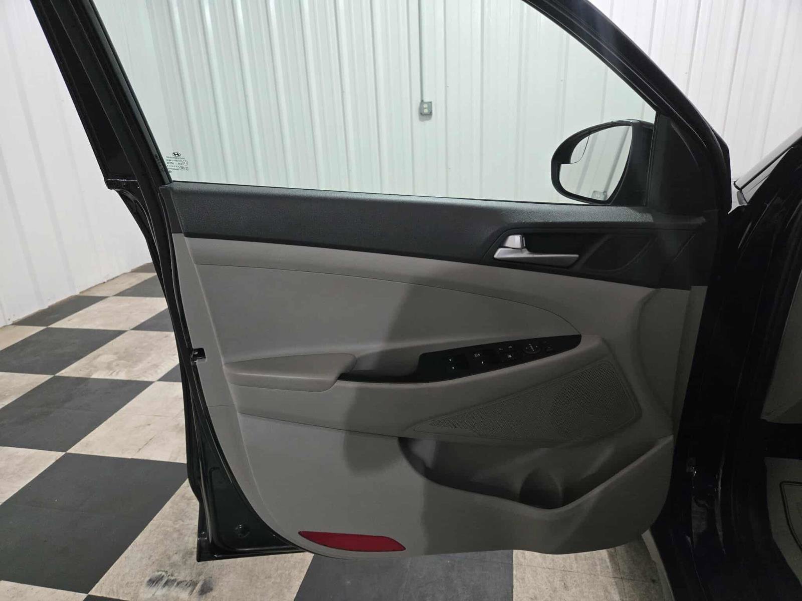 Used 2021 Hyundai Tucson SE image 9