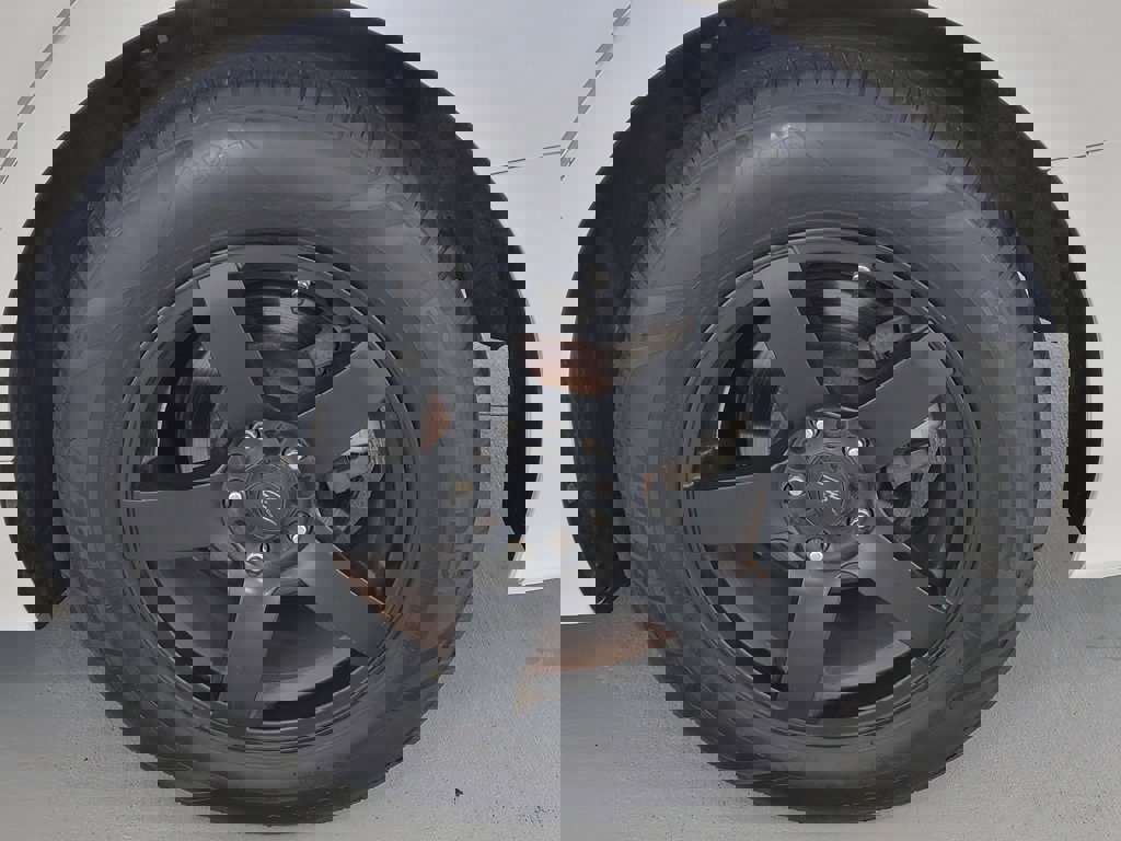 Used 2018 Toyota Camry L image 12