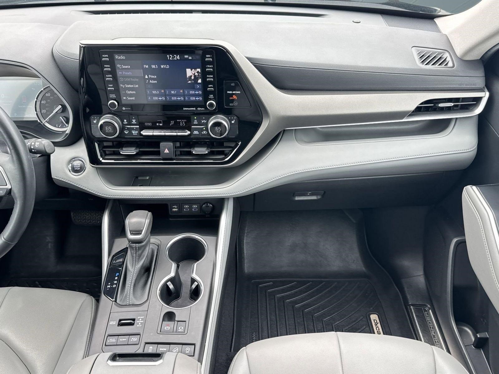 Used 2022 Toyota Highlander XLE image 26