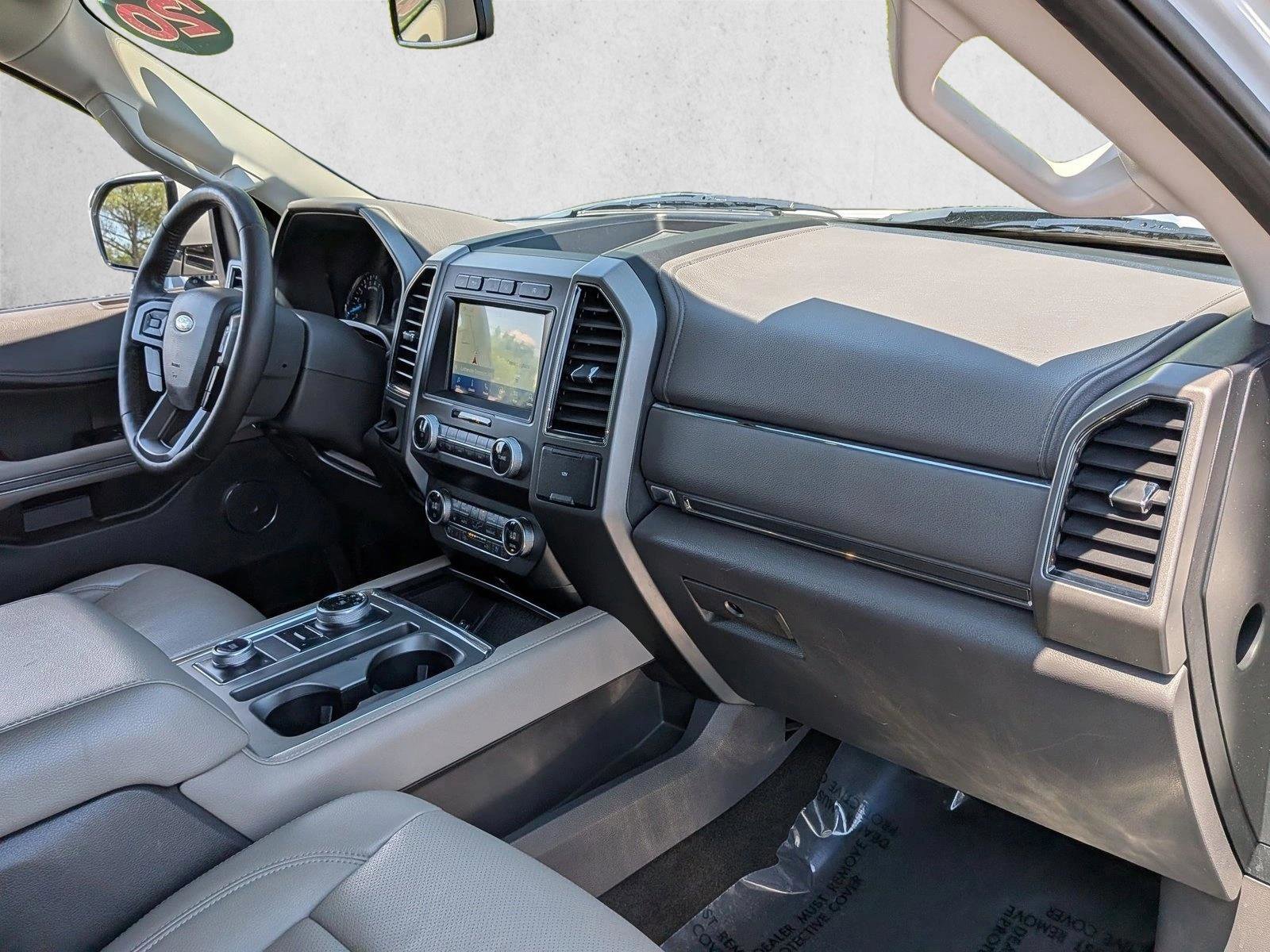 Used 2020 Ford Expedition XLT w/ Equipment Group 202A AWD/4WD image 24