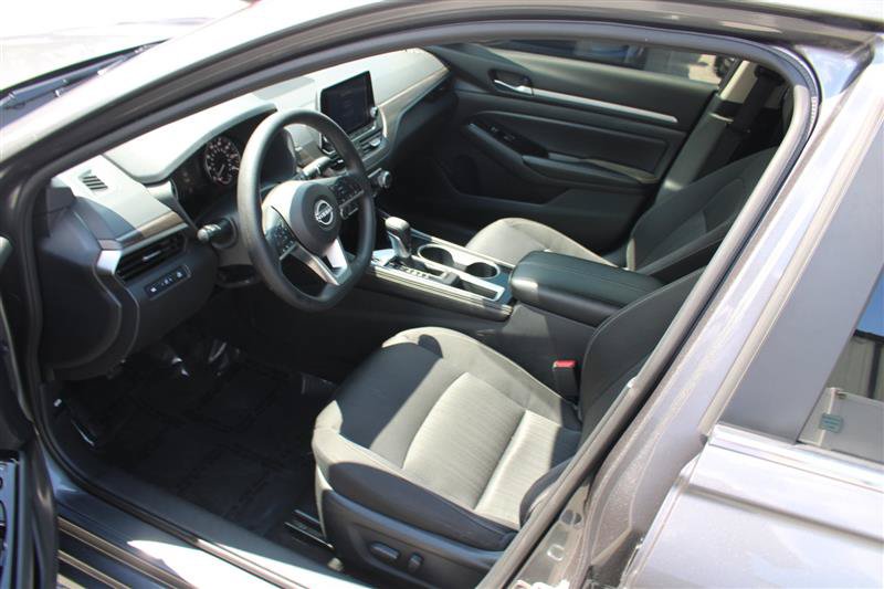 Used 2023 Nissan Altima 2.5 SV FWD image 9