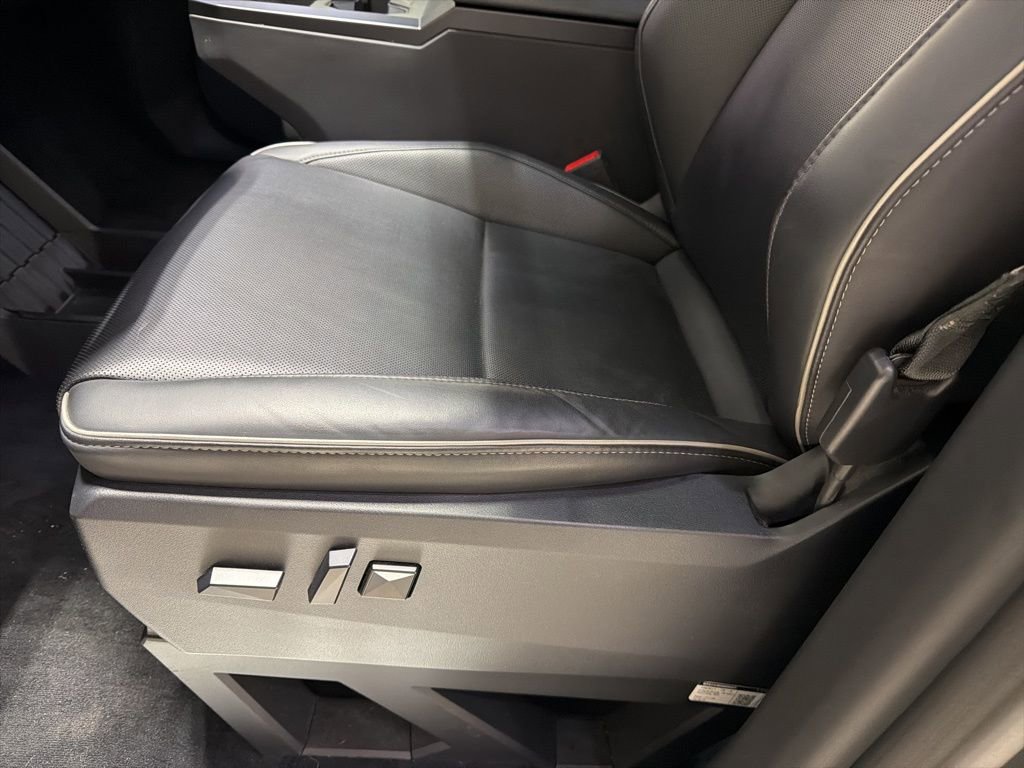 Used 2024 Tesla Cybertruck AWD Crew Cab image 11