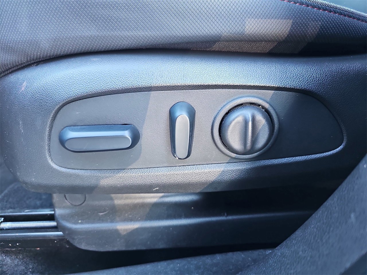 Certified 2023 Chevrolet TrailBlazer RS w/ Convenience Package image 28