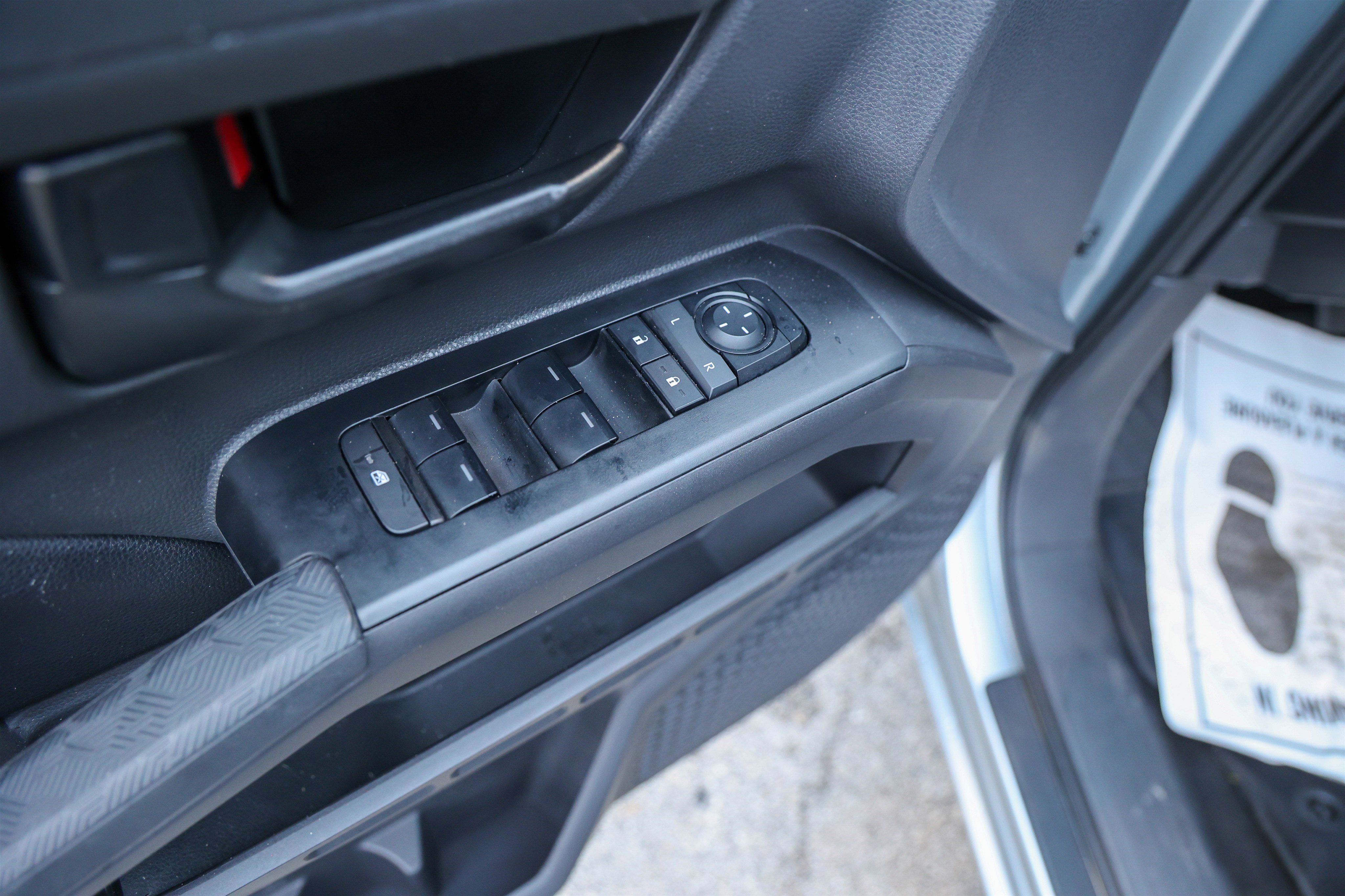 Certified 2025 Toyota Tacoma SR5 image 32