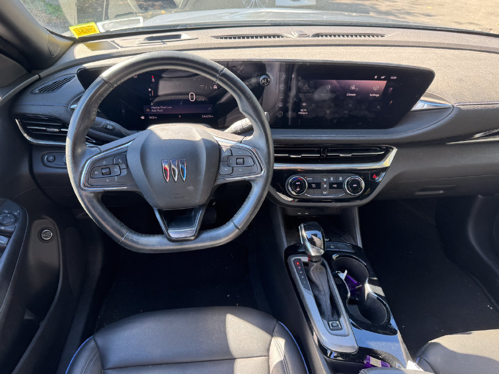 Used 2024 Buick Envista Sport Touring w/ Convenience II Package FWD image 9