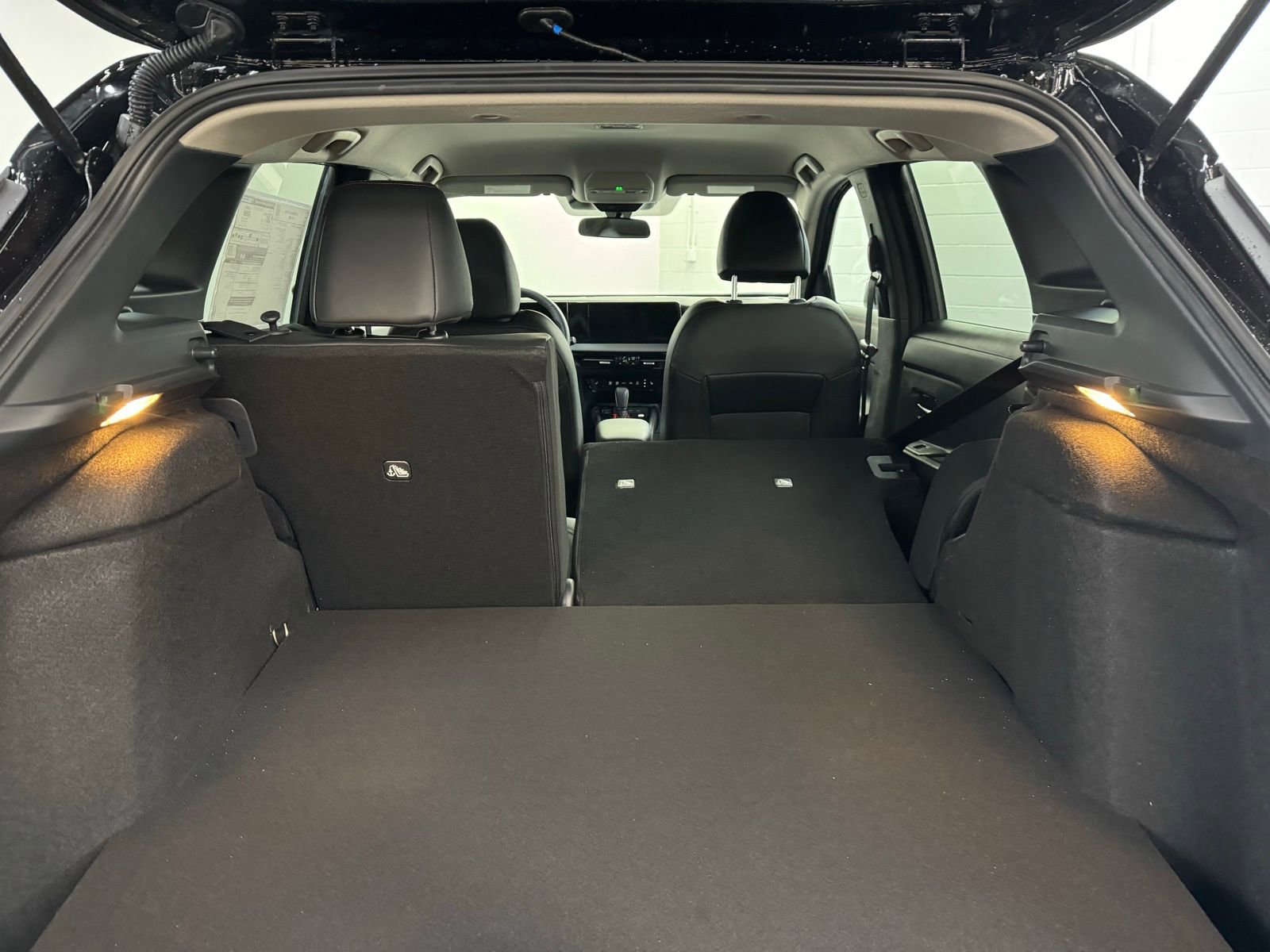 New 2026 Nissan Kicks SR w/ Cold Weather Package image 31