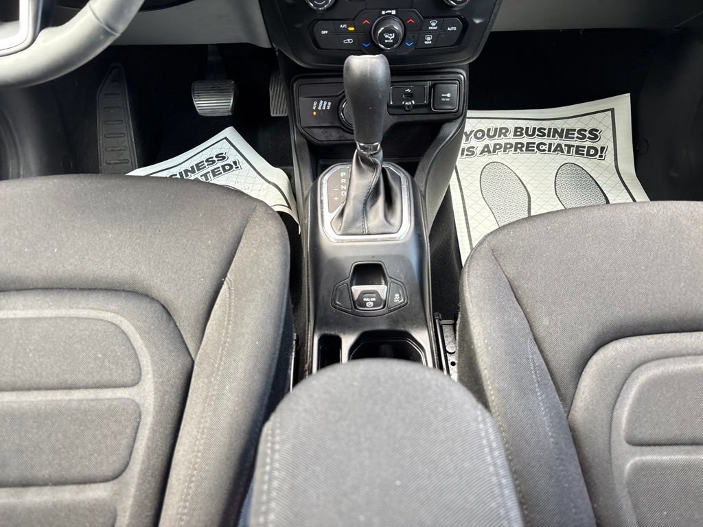 Used 2021 Jeep Renegade Latitude AWD/4WD image 29