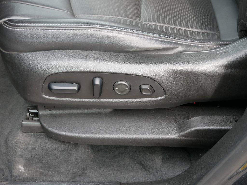 Used 2021 Buick Enclave Avenir w/ Avenir Technology Package AWD/4WD image 23