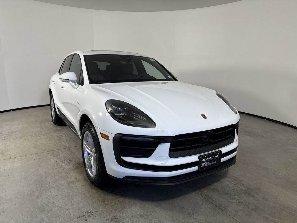 Certified 2025 Porsche Macan image 9