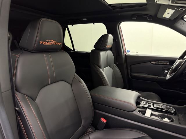 Used 2025 Honda Pilot TrailSport image 19