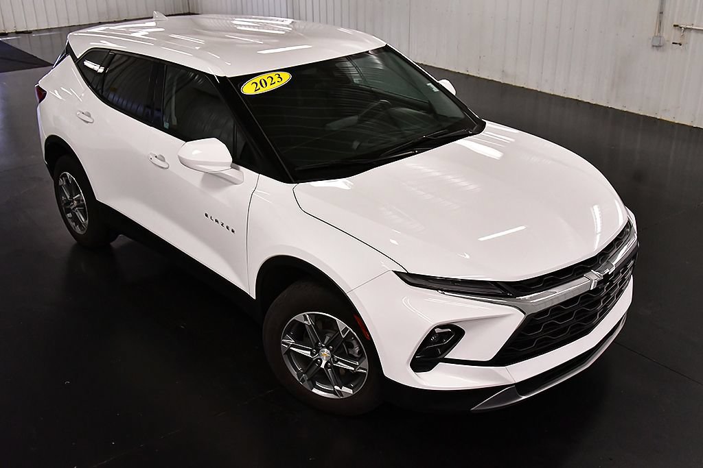 Used 2023 Chevrolet Blazer LT w/ Driver Confidence Package AWD/4WD image 11