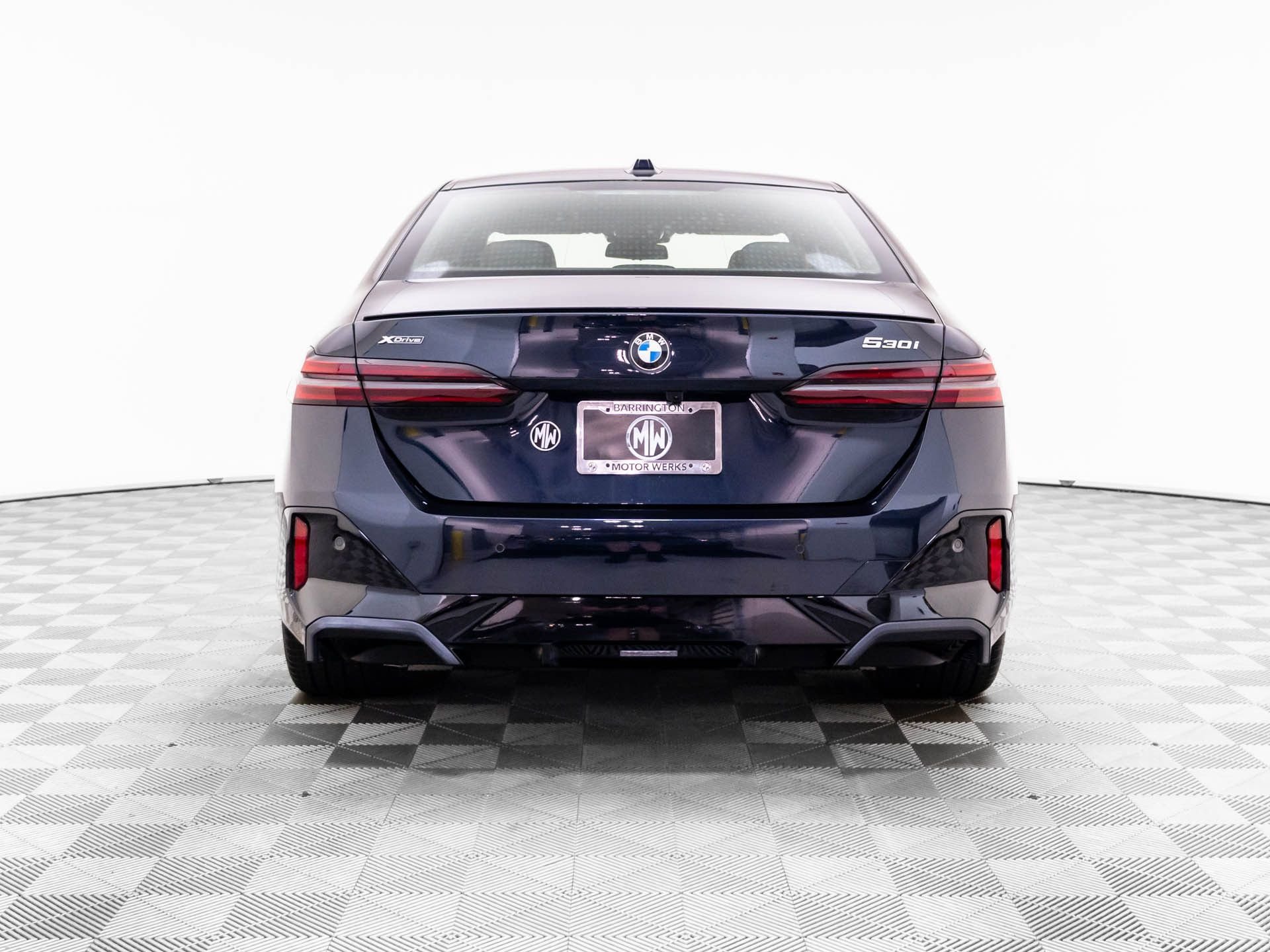 New 2027 BMW 530i xDrive w/ M Sport Package AWD/4WD image 4