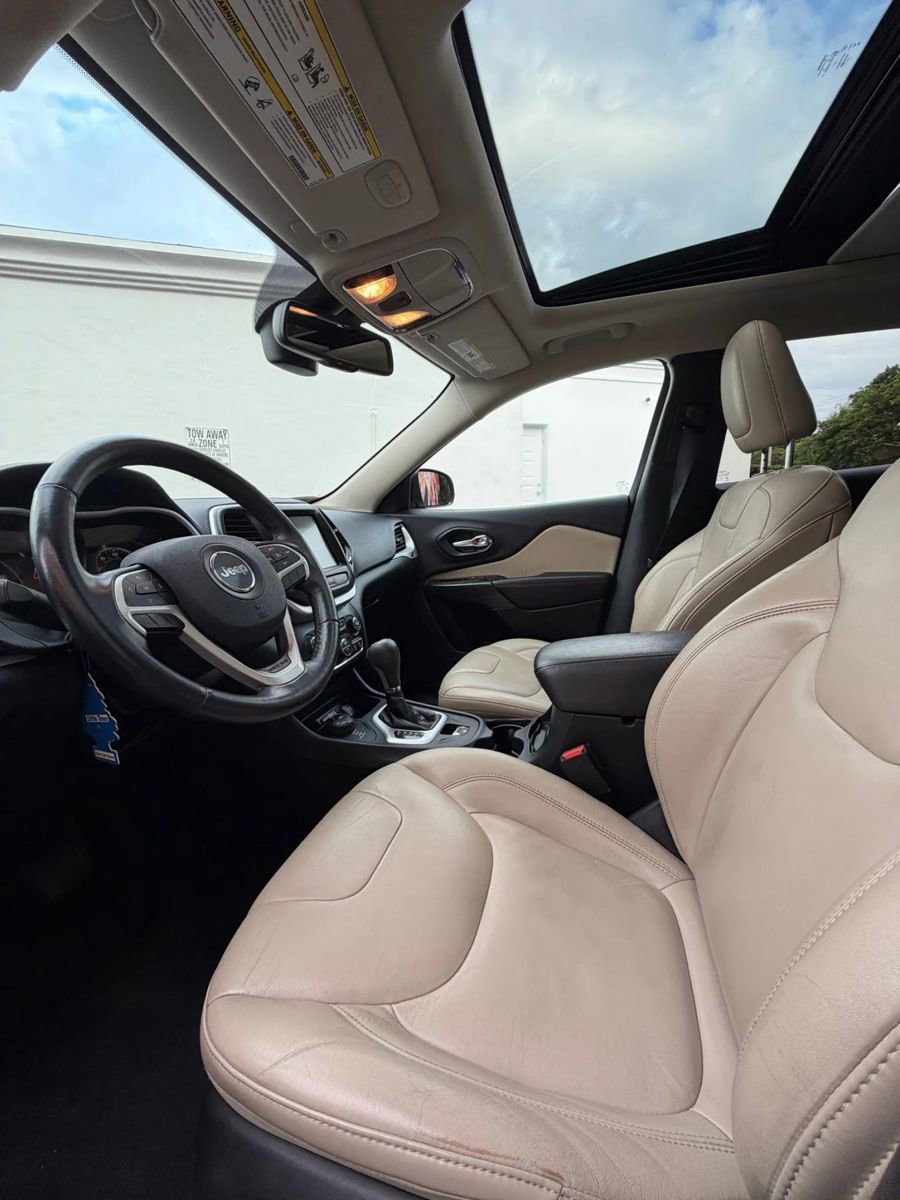 Used 2016 Jeep Cherokee Limited image 18