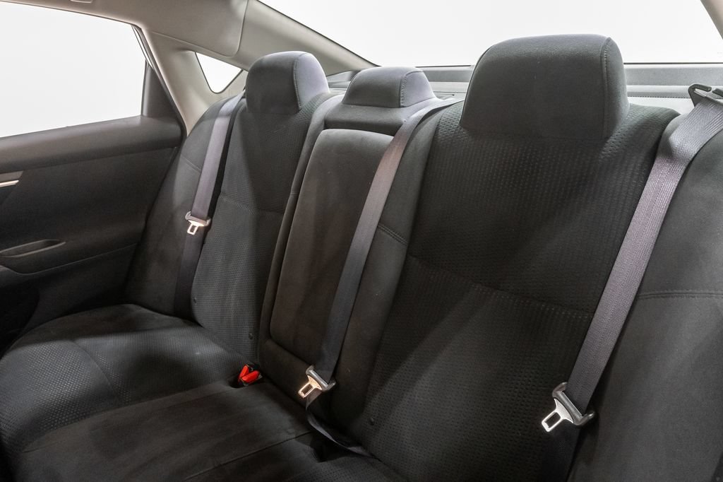 Used 2014 Nissan Altima 2.5 S w/ Display Audio Package FWD image 21