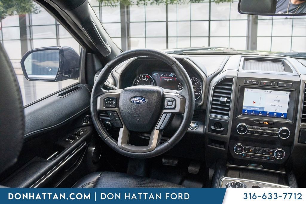 Used 2020 Ford Expedition XLT w/ Equipment Group 202A AWD/4WD image 17