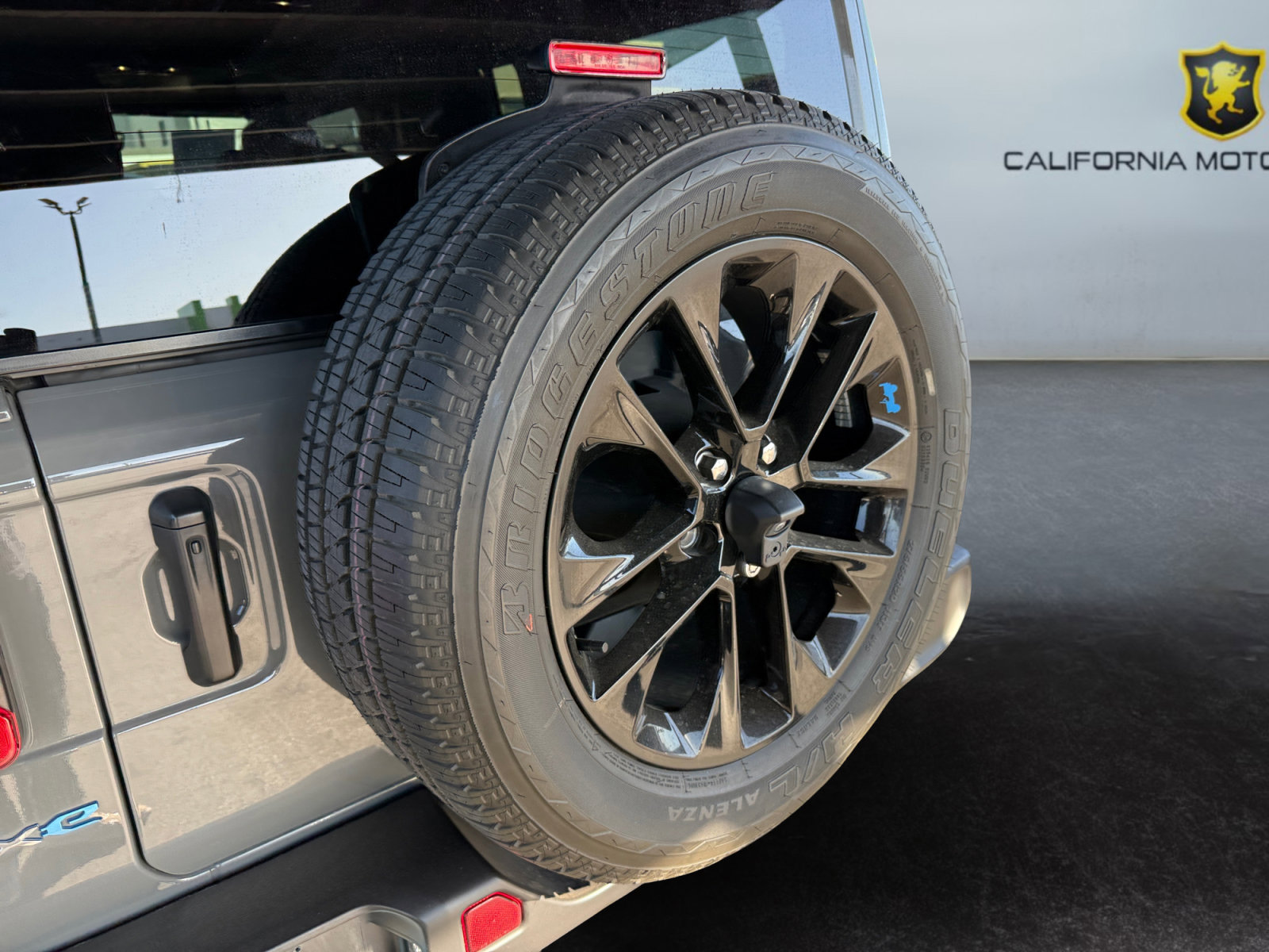 Used 2023 Jeep Wrangler Sahara w/ Cold Weather Group image 12