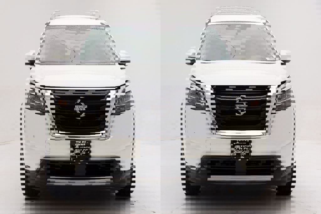Used 2024 Nissan Pathfinder SL AWD/4WD image 4