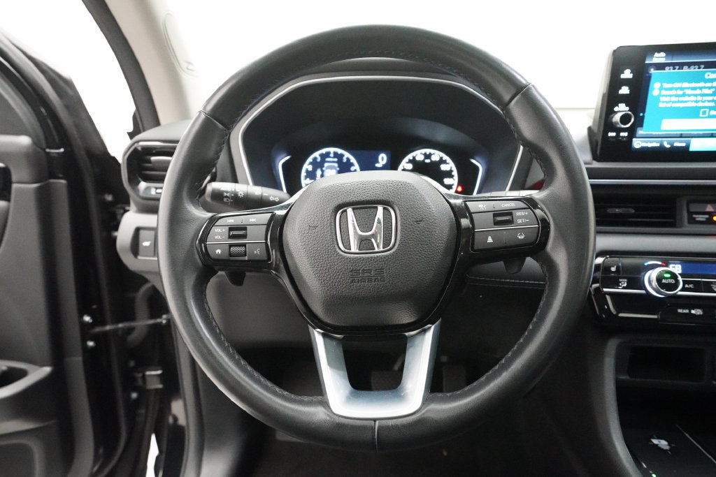 Used 2023 Honda Pilot Touring image 4