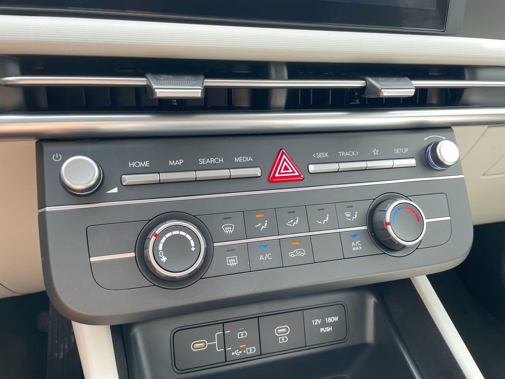 Used 2025 Hyundai Tucson SE image 44