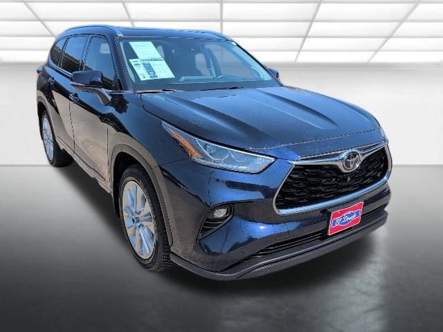 Used 2022 Toyota Highlander Limited