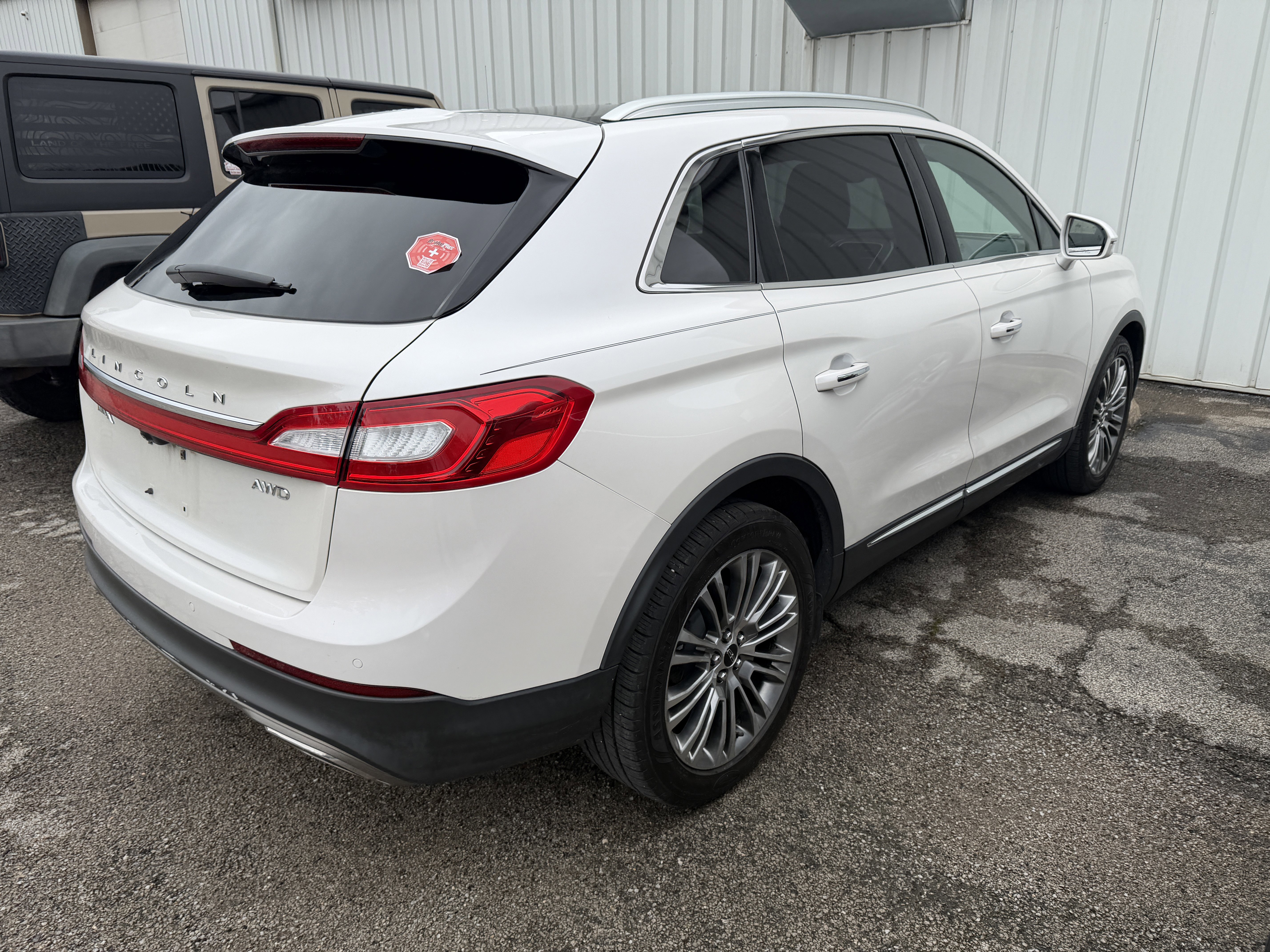 Used 2016 Lincoln MKX Reserve w/ Climate Package image 7