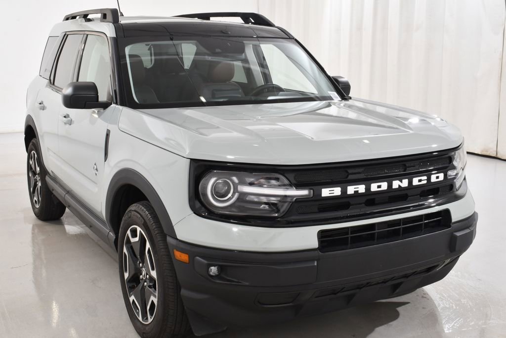 Used 2023 Ford Bronco Sport Outer Banks w/ Tech Package AWD/4WD image 4