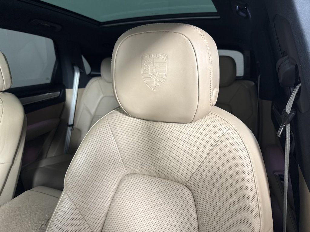 Certified 2023 Porsche Cayenne S Platinum w/ Premium Package Plus AWD/4WD image 41