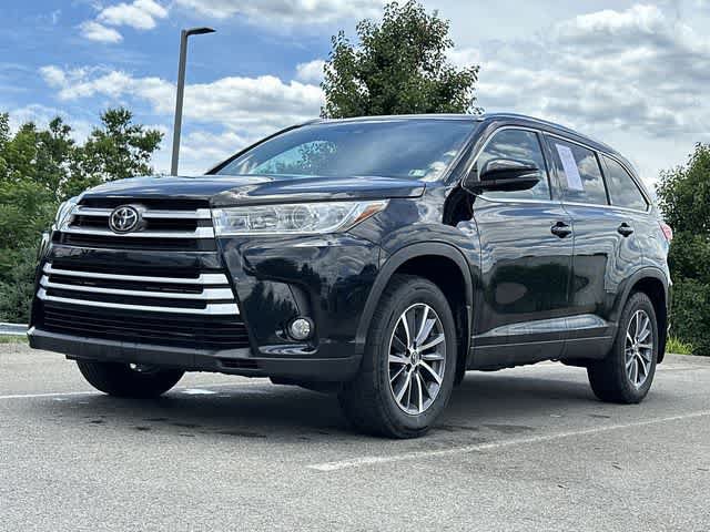 Used 2019 Toyota Highlander XLE AWD/4WD image 19