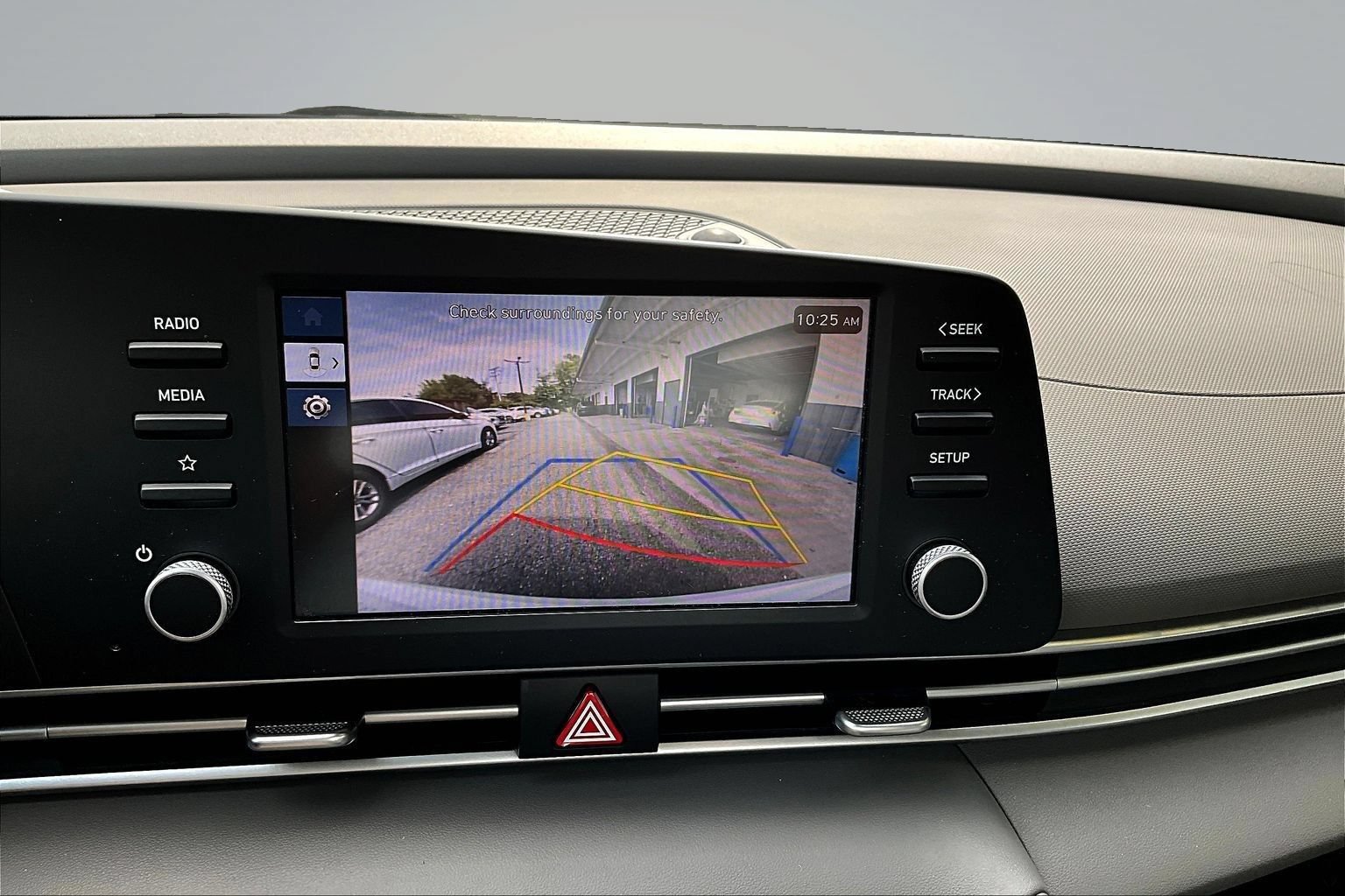 Used 2025 Hyundai Elantra SE FWD image 10