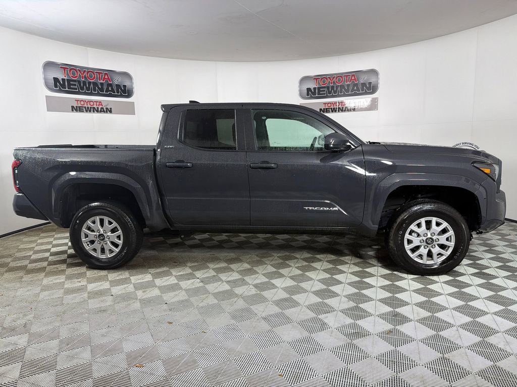 Used 2025 Toyota Tacoma SR5 w/ SR5 Upgrade Package AWD/4WD image 2